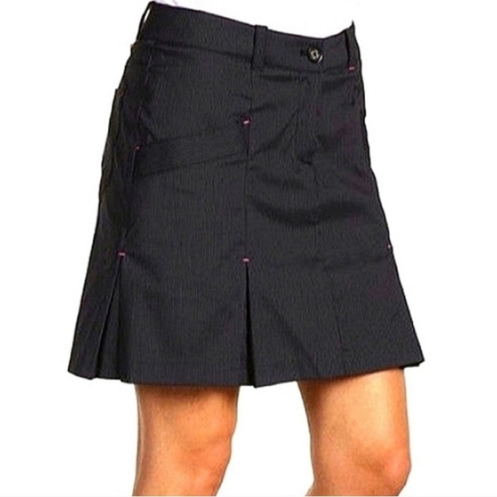 Nike Tour Performance Dri-Fit Gray and black striped Golf skort size 2